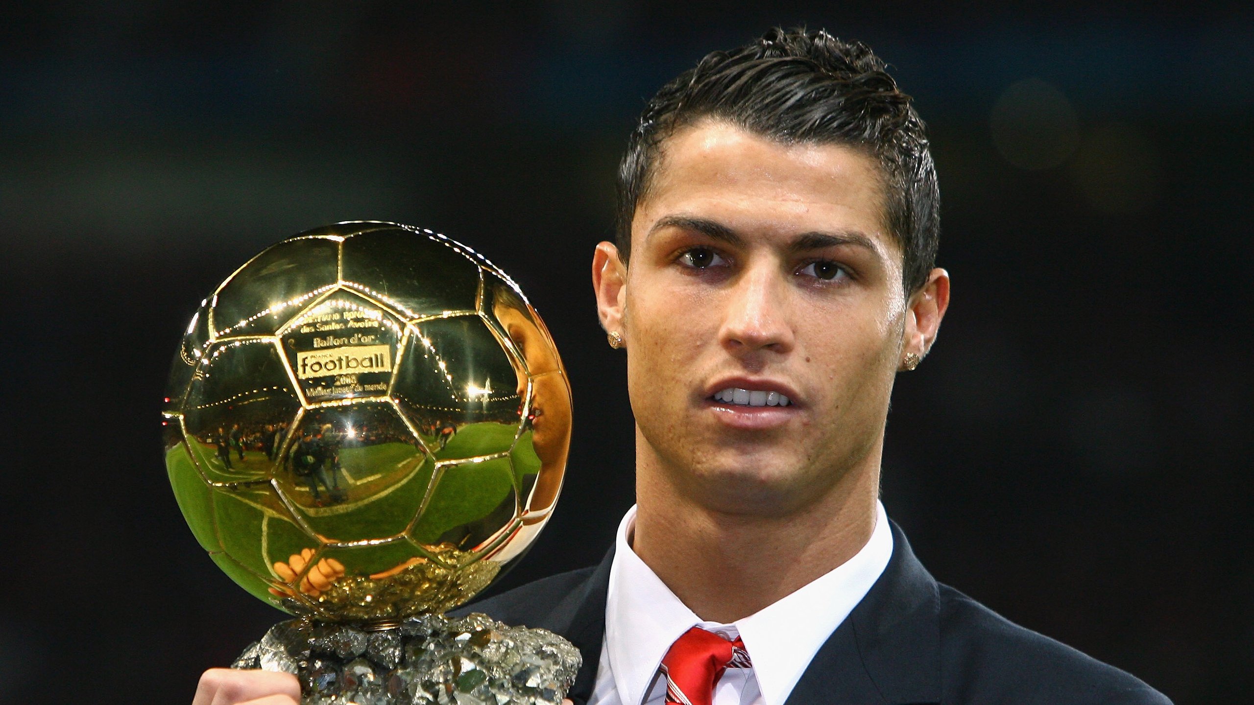 跨界竞技场,当足球传奇驶入F1赛道—美国末节逆转秘鲁与C罗的冠军接管之谜